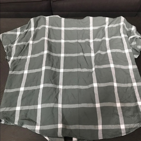 Universal Thread Short Sleeve Top - Picture 4 of 5